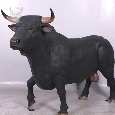Escultura de vaca animal em resina em tamanho real, pintura à mão, estátua de touro em fibra de vidro para decoração ao ar livre